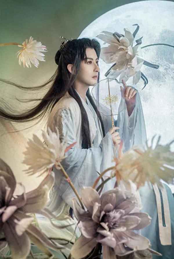 描寫黑色的四字詞語(描寫黑色的四字詞語有哪些)