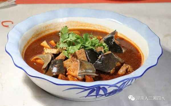 正宗鯰魚燉豆腐做法-鯰魚燉豆腐撐死老爺子