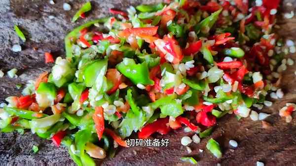 青椒雞蛋湯面的做法;青椒雞蛋湯面圖片