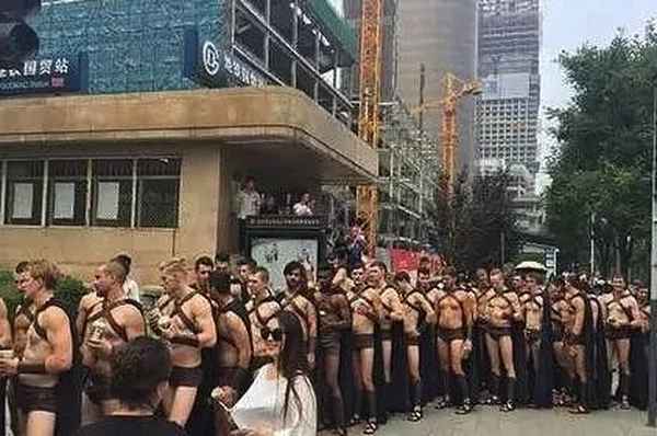 甜心搖滾沙拉創(chuàng)始人被拘、甜心搖滾沙拉