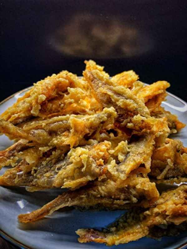 油炸小黃魚怎么炸得酥脆,炸小黃魚用干面粉還是面糊