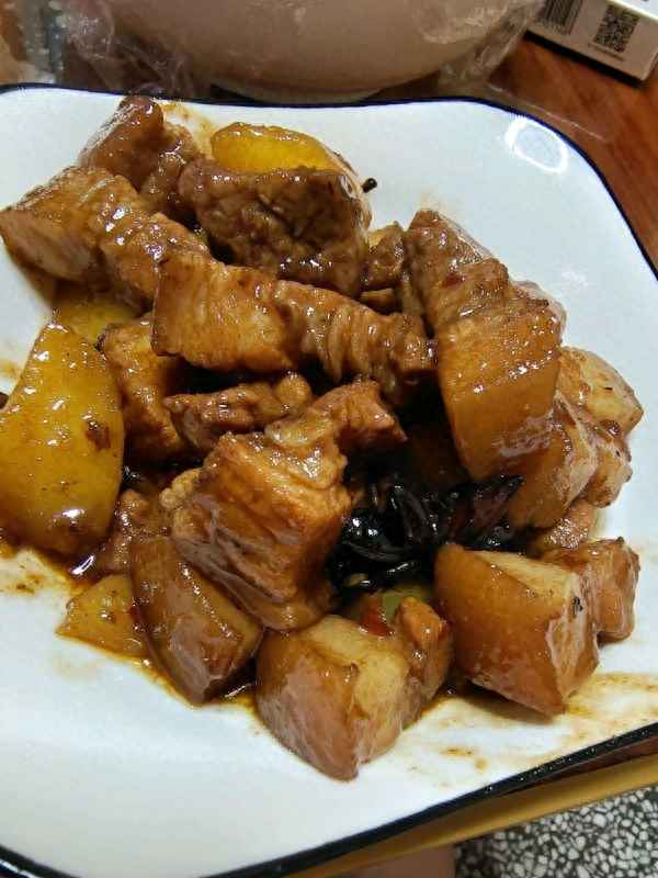 土豆紅燒肉的用料及步驟_土豆紅燒肉的用料及步驟圖片