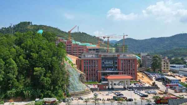 華弘教育;華弘教育投資陽春有限公司