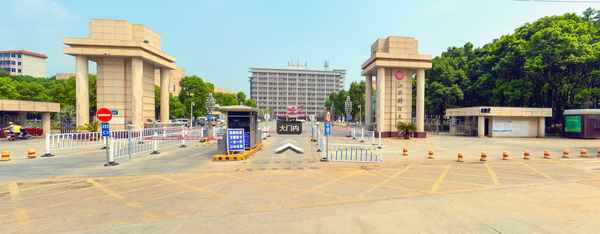 江西财经大雨、航拍江西财经大学