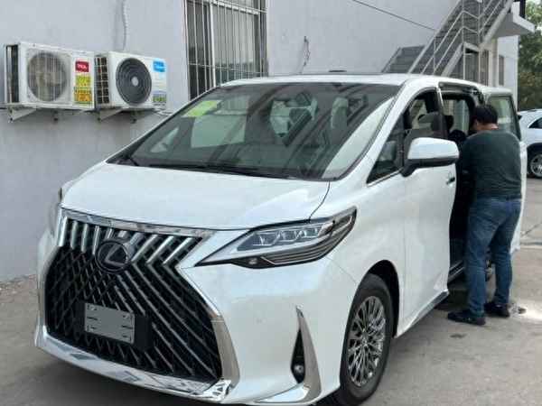雷克薩斯300油電混合報價及圖片(雷克薩斯350油電混合車型報價)