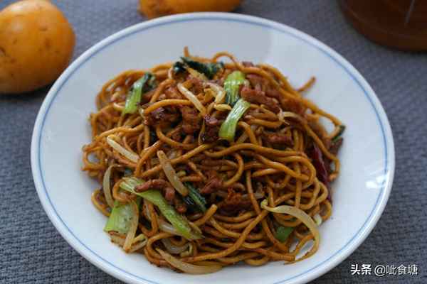特色肉絲炒面圖片,正宗肉絲炒面的做法大全