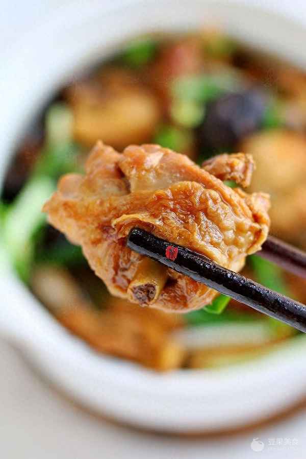 新鮮菌子燉雞的做法、新鮮菌子燉雞時,菌子什么時候下鍋