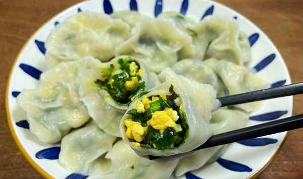 包韭菜餃子餡怎么調(diào)才好吃,韭菜餃子餡必放三樣