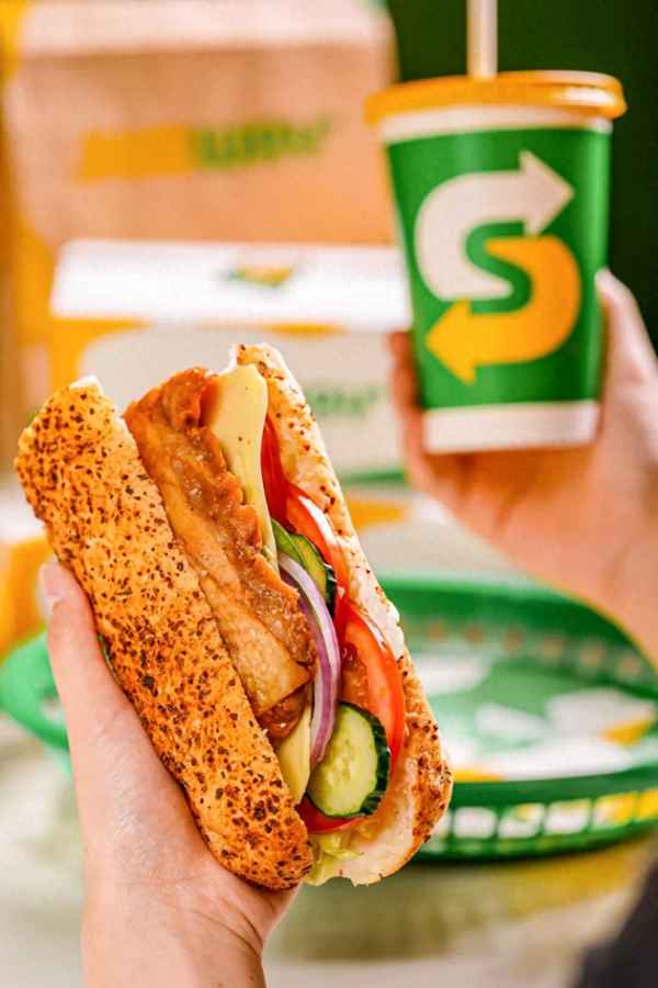赛百味火鸡胸三明治里面都有什么-赛百味西式火腿三明治