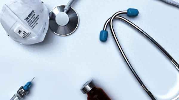 指甲面积变大怎么回事-指甲面积大是啥原因