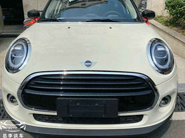 大眾迷你mini女款圖片,女士迷你小轎車