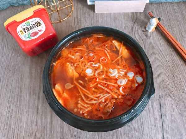 泡菜湯豆腐湯的正宗做法(泡菜湯豆腐湯的正宗做法大全)