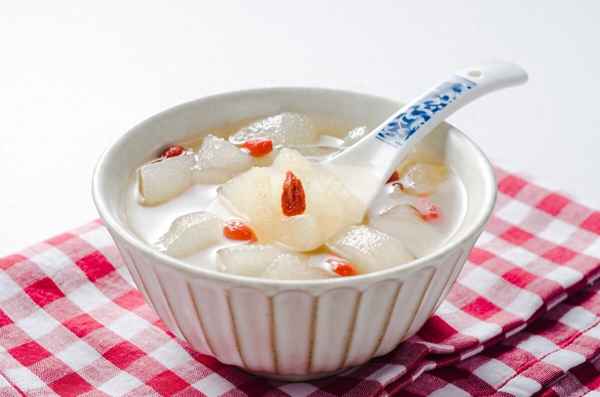 榨胡蘿卜汁加開(kāi)水還是冷水、長(zhǎng)期喝胡蘿卜汁的好處