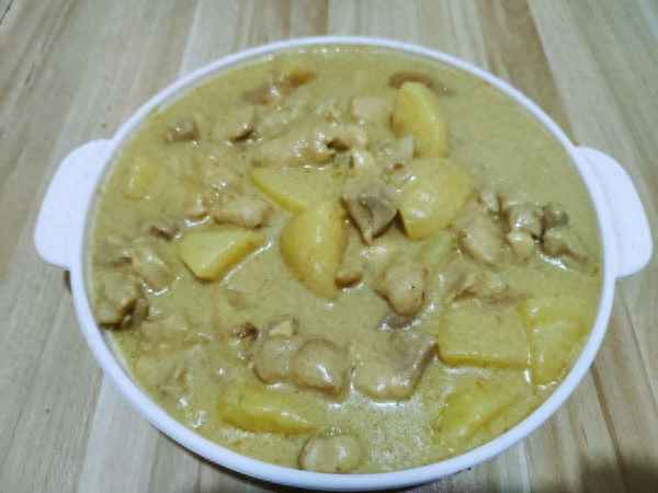 正宗咖喱雞肉燜土豆,正宗咖喱飯的做法步驟