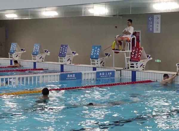 廣州西郊游泳場地鐵什么出口(廣州室內泳池及票價)