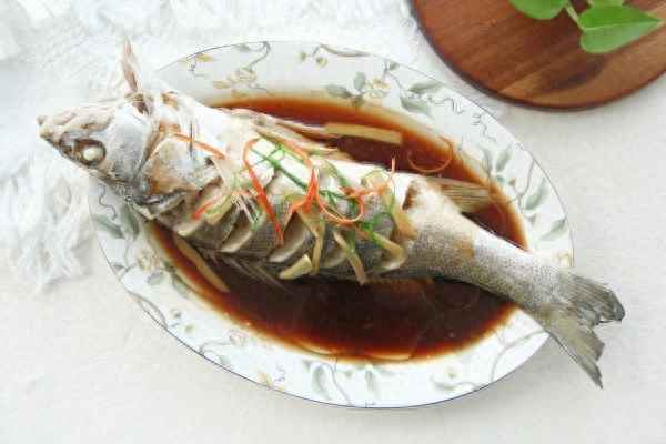 海鱸魚(yú)做法有哪些竅門(mén)、海鱸魚(yú)做法有哪些竅門(mén)視頻