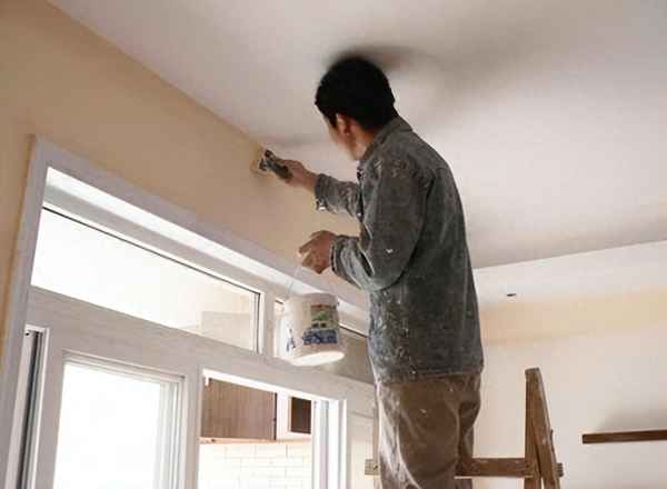 刚刮完腻子小孩能住吗;旧房刮大白多久能住人