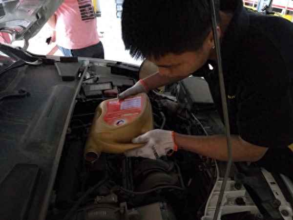 汽車機油全合成好還是半合成好,嘉實多磁護5w40全合成機油