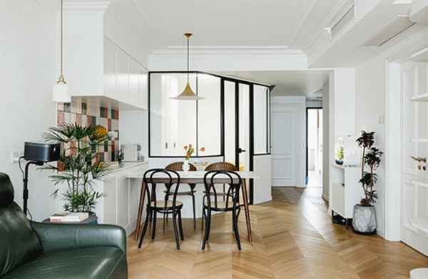 入户门右侧是一堵墙怎么设计(进户门右侧墙放什么好)