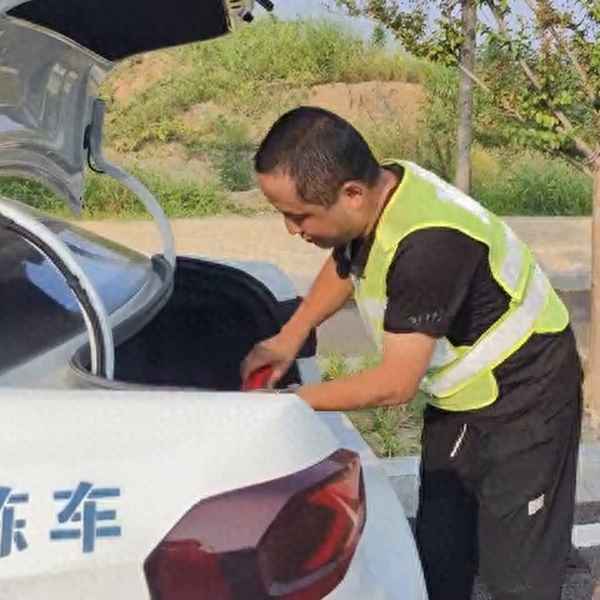 電動自行車怎樣換后輪胎視頻,電動自行車怎樣換后輪胎視頻教程