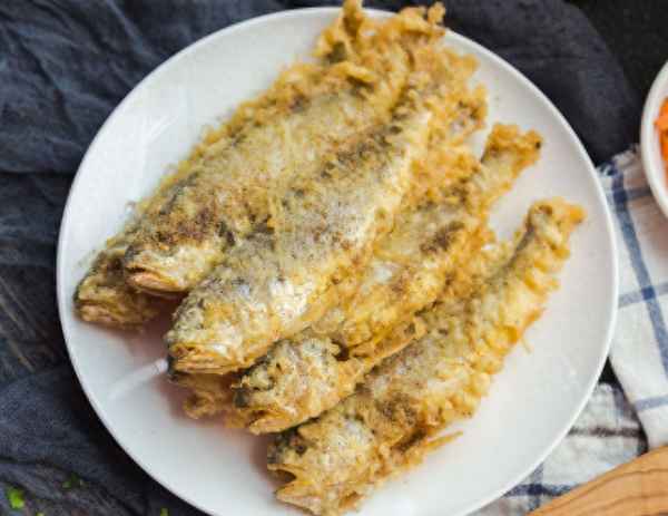 油炸黃花魚的做法;油炸黃花魚的做法大全家常竅門