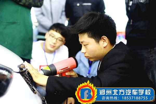哪里可以學汽車美容,哪里可以學汽車美容師