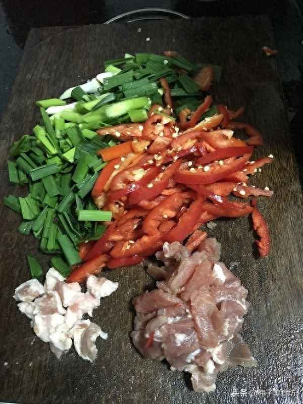 豬肉炒筍干的制作步驟_豬肉炒干筍干的做法竅門
