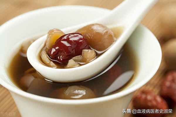 連續喝一個(gè)月紅棗桂圓水變化,紅棗桂圓黃芪泡水喝的功效