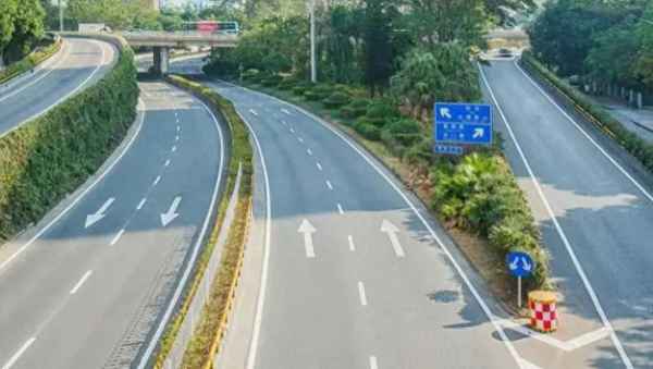 从一条高速公路进入另一条高速公路、一条高速到另一条高速怎样走