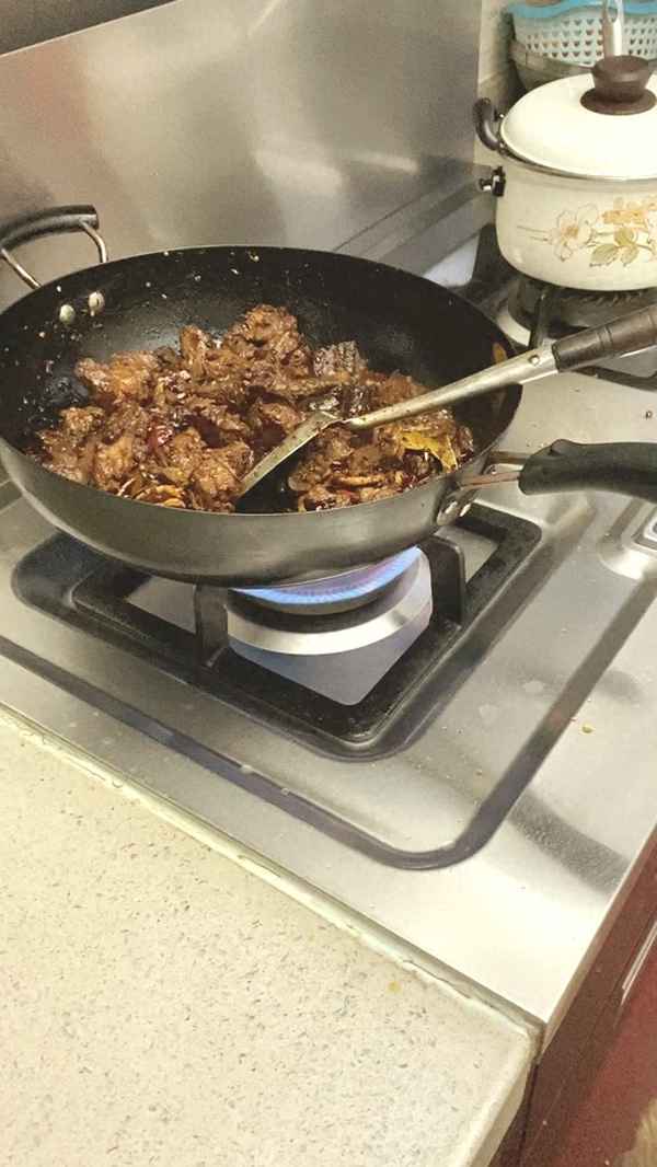 家庭牛肉火鍋的做法-牛肉火鍋清湯鍋底怎么做