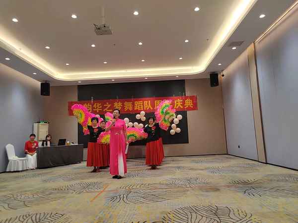 節(jié)日歡歌串詞報幕詞、吉祥歡歌的串詞怎么寫