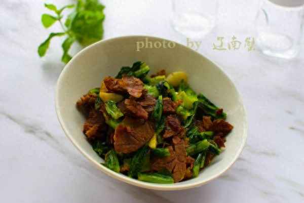 醬牛肉炒什么好吃又簡單(醬牛肉怎么炒醬)