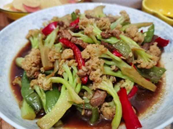 菜花炒肉的營(yíng)養和功效—菜花炒肉的做法大全素菜