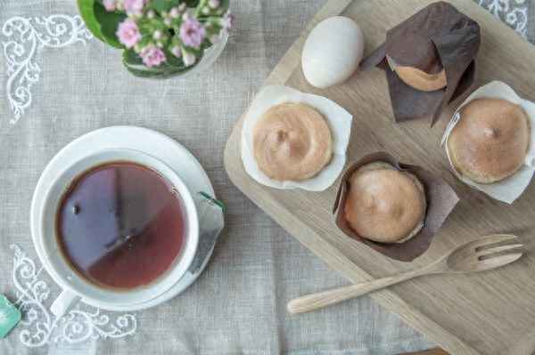 紙杯蛋糕(簡單)的做法;紙杯蛋糕做法視頻教程