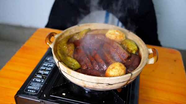 大塊豬肉怎么煮肉好吃視頻_大塊豬肉怎么煮肉好吃視頻教程