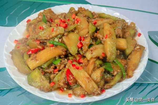 做肉末茄子的步驟(教你在家做肉末茄子,比大飯店的都好吃,做法很簡單!)
