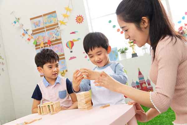 幼兒園小班家長(zhǎng)工作計(jì)劃總結(jié)(小班幼兒家長(zhǎng)工作計(jì)劃表)