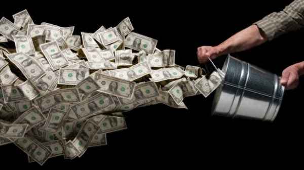 中国持续抛售美债意味着什么_中国大量抛售美债有何影响