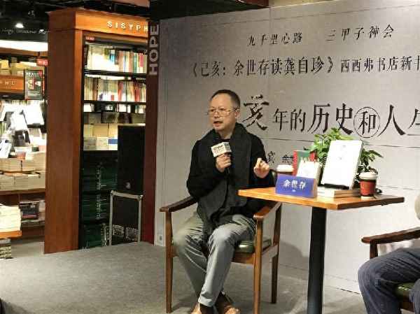 落红和春泥各比喻了什么—落红化作春泥是因为