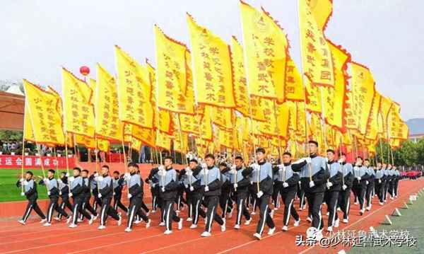 少年当有凌云志,万里长空竞风流_少年当有凌云志,万里长空竞风流出处