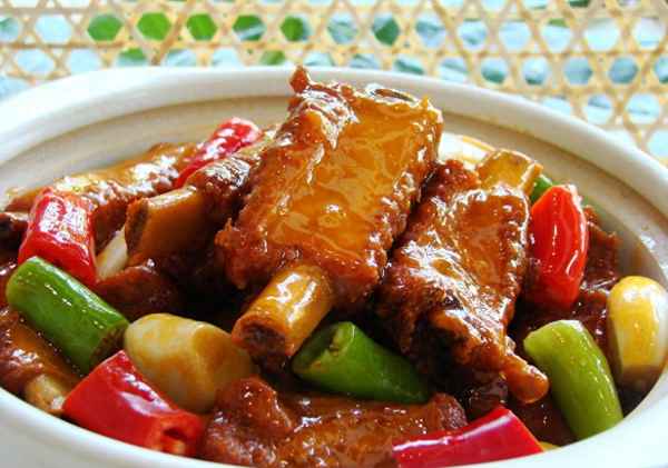 怎么調(diào)配黃燜醬汁_正宗黃燜雞的制作過程