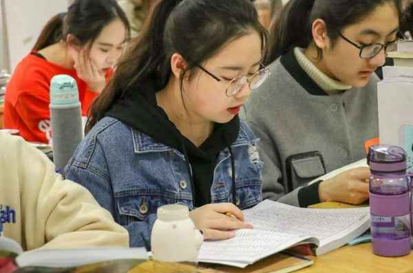 完形教育騙;弘途教育視頻剪輯課程詐騙案例