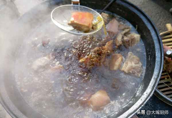 清燉排骨的做法最簡(jiǎn)單又好吃竅門(mén)_玉米排骨湯怎么燉最好喝