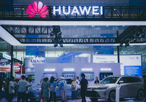 华为汽车板块逆势走强;华为新能源汽车概念股