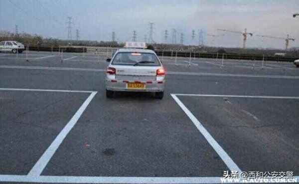 倒車入庫技巧視頻 新手必看,側方位停車需要什么條件