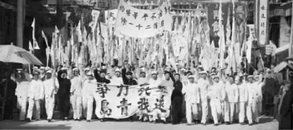 天安城門描述100字;天安城門最霸氣詩句