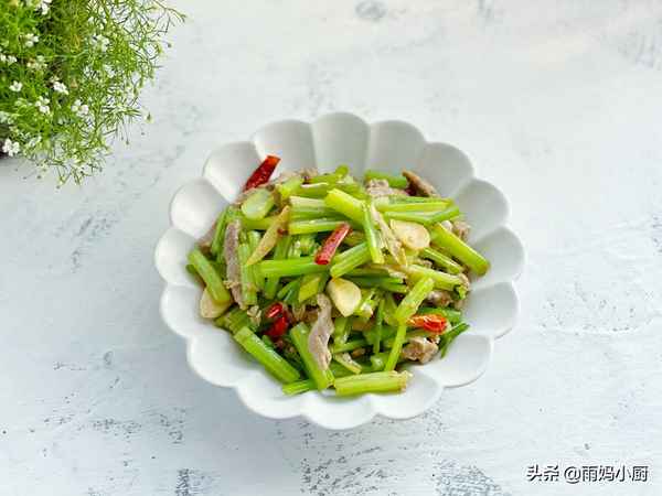 芹菜炒牛肉的烹飪技巧—芹菜炒牛肉的烹飪技巧圖解