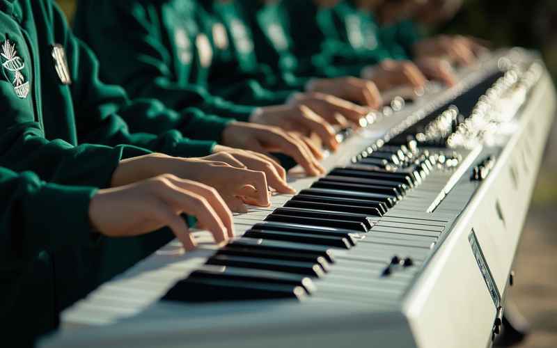 十八岁盛夏天空见证的成长蜕变诗篇