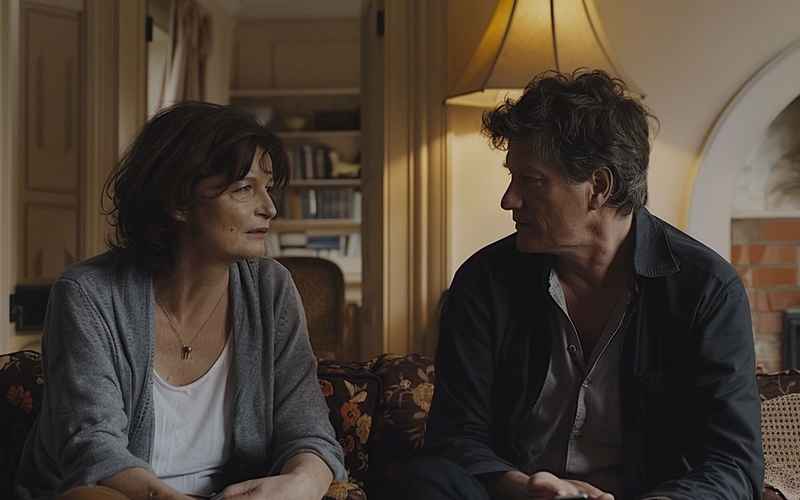 《错落时光中的婚姻故事》