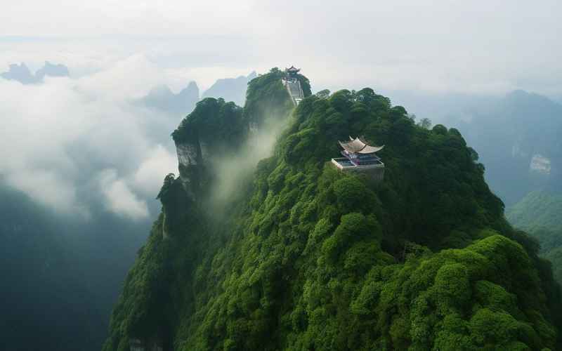 雾气浮动，绝美风光，古武当山，漫步人间仙境